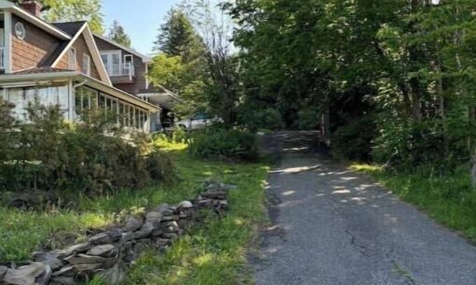East Berne Maison | Cozy Lake House for winter retreat, skiing & more.