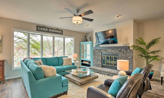 Salem Copropriété | Lake Keowee Resort Condo: Waterfront Balcony