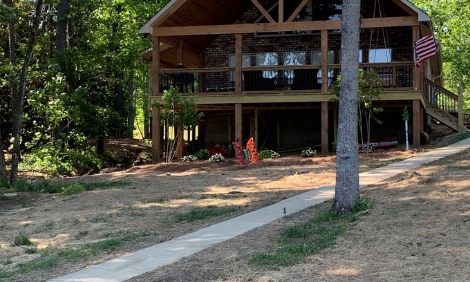 Double Springs Cabine | "Lake Life" Une magnifique maison sur le lac Smith, à Double Springs, 5BR, 2BA