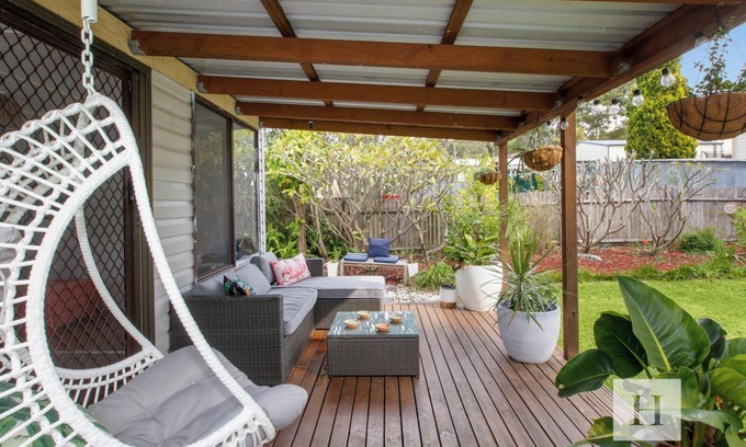 Summerland Point Maison | Lake Macquarie Escape - Cottage close to lake/shops