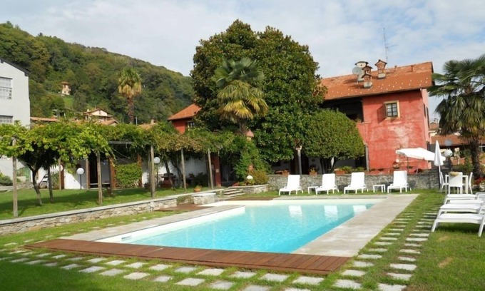 Brovello-Carpugnino Appartement | Location villa Lac Maggiori, Location villa Lacs Italiens, Location villa Lac Maggiori, villa avec piscine Lac Maggiori