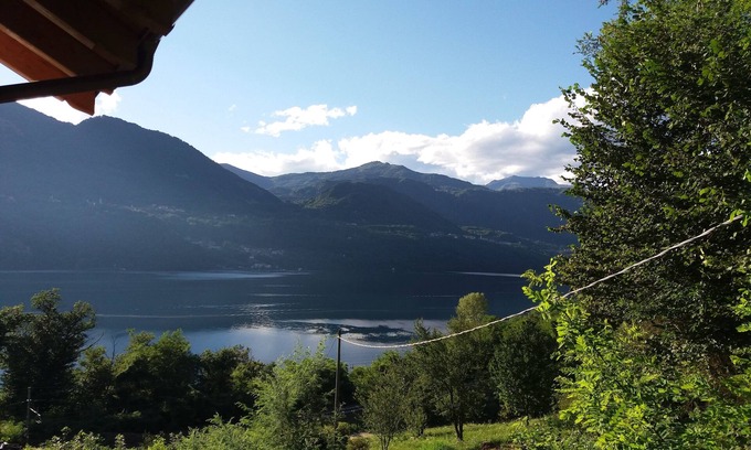 Crabbia Appartement | ORTA - APPARTEMENT VUE SUR LE LAC, plage privée et balcon (premier étage)