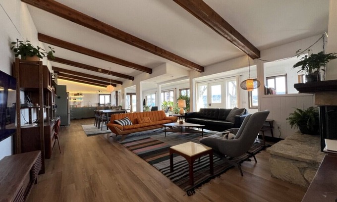 Pepin Maison | Lake Pepin Marina Bungalow - River Views, Hot Tub!