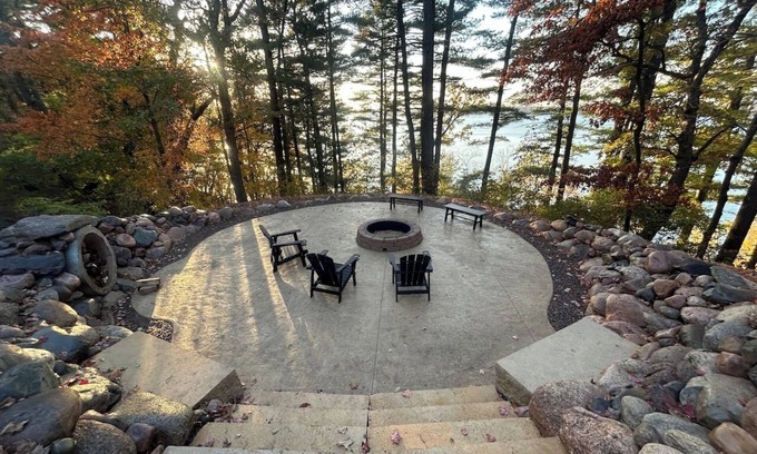 Menomonie Maison | Lake Retreat! Gorgeous sunset views & 2 fire pits!