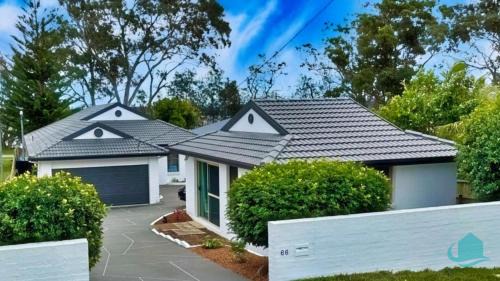 Nords Wharf Maison | Lake Sabai - Waterfront and private pool
