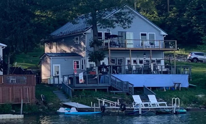 Hector Hôtel | Lake Spirit-Lakefront-Hot tub-Pet friendly-Boats