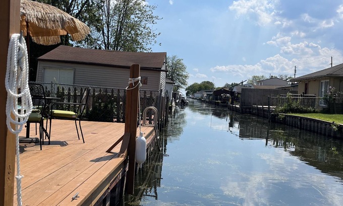 Harrison Township Maison | Lake St. Clair Lodge - Waterfront