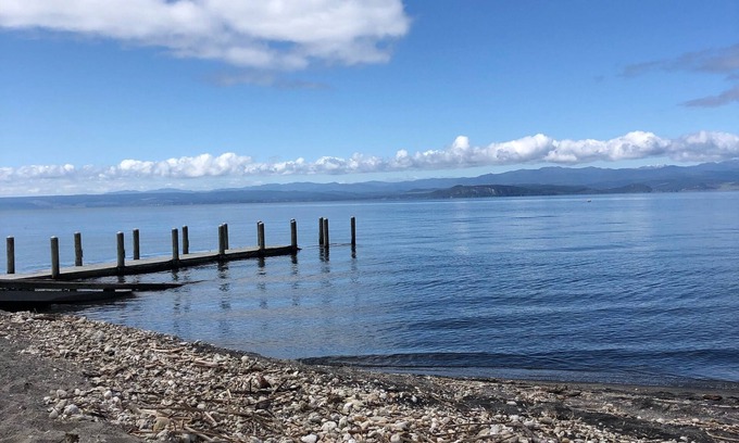 Whareroa Village Maison | Lake Taupo- Whareroa Village, sit on the deck enjoy the view.
