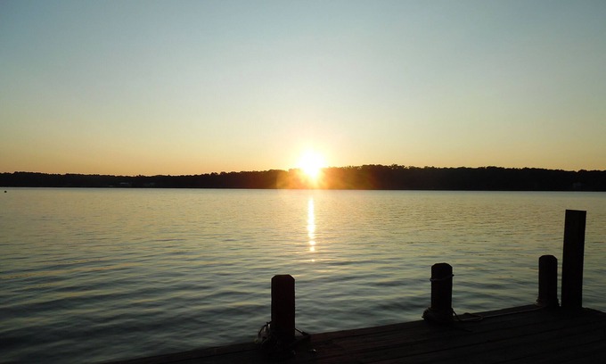Norwood Maison | Lake Tillery - Beaux levers de soleil, grand porche grillagé et maison récemment rénovée