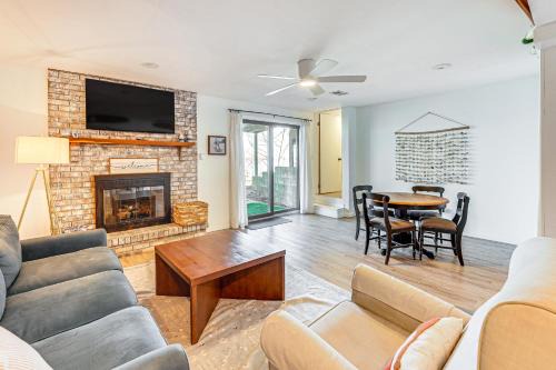 Whitehall Maison | Lake View and Deck Group Getaway in Whitehall!