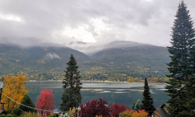Central Kootenay Maison | Lake view boho inspired home with heated covered parking