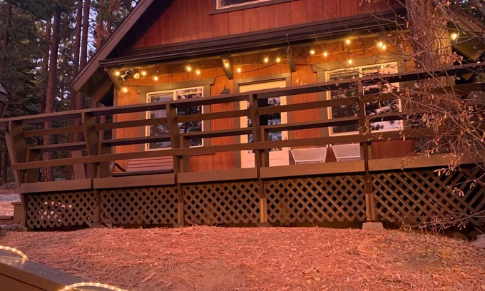 Kings Beach Cabine | Cabine avec vue sur le lac dans les bois, Kings Beach, North Lake Tahoe
