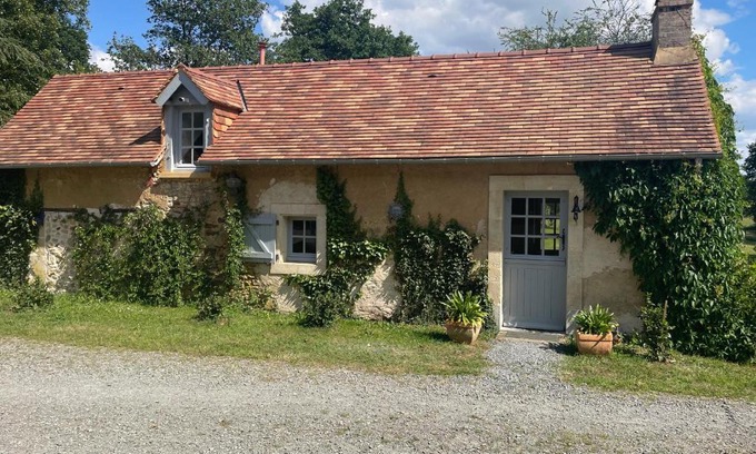 Louplande Maison | Lake View Cottage close to Le Mans 24H circuit