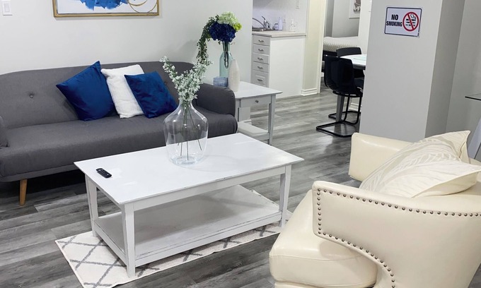 Ajax Appartement | Lake-view stay