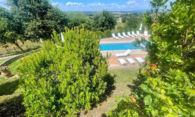 Montefiascone Villa | LAKE VIEWS BOLSENA-EXCLUSIVE VILLA/POOL/JACUZZI/SLEEPS 24/CHILDRENS PLAYGROUND