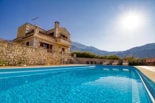 Kavallos Villa | Lake Villas