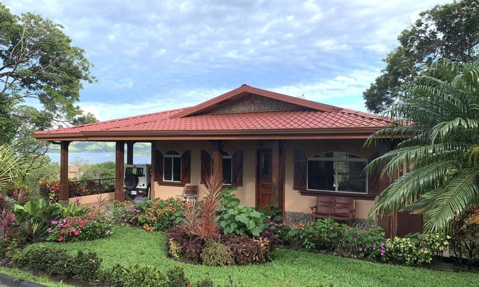 Tierras Morenas Maison | Lake & Volcano Views! 3 Bedroom, 2 1/2 Bath, Full Home - 10% 7 Day Discount