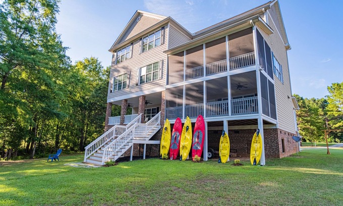 Winnsboro Maison | Lake Wateree Waterfront Home