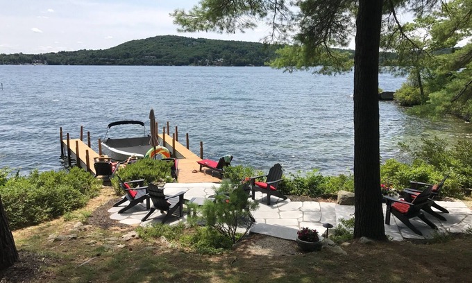 Meredith Maison | Meredith Bay chalet au bord du lac avec crique privée et 300 'de façade du lac