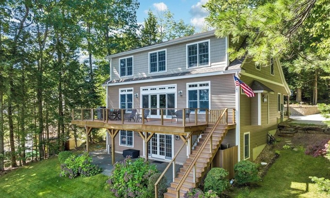 Gilford Maison | Winnipesaukee Waterfront Home Sleeping 12