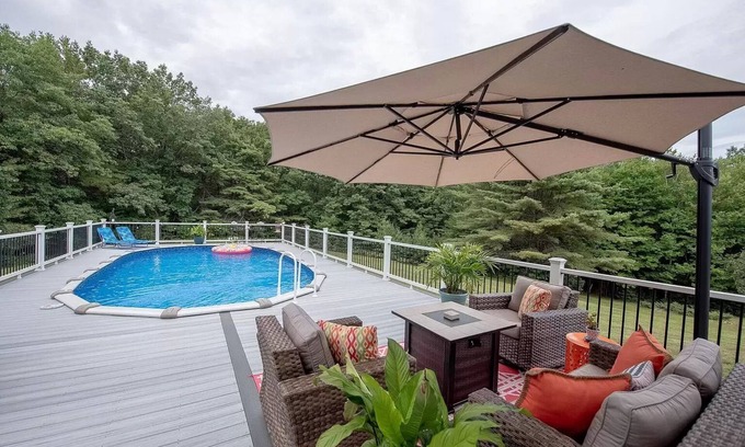 Laconia Maison | Lake Winnipesaukee, Weirs Beach, Funspot, Gunstock