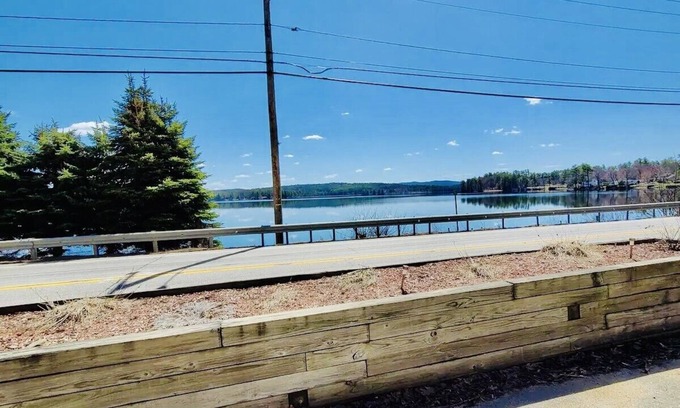 Winnisquam Copropriété | Lake Winnisquam Condo with Lake Views