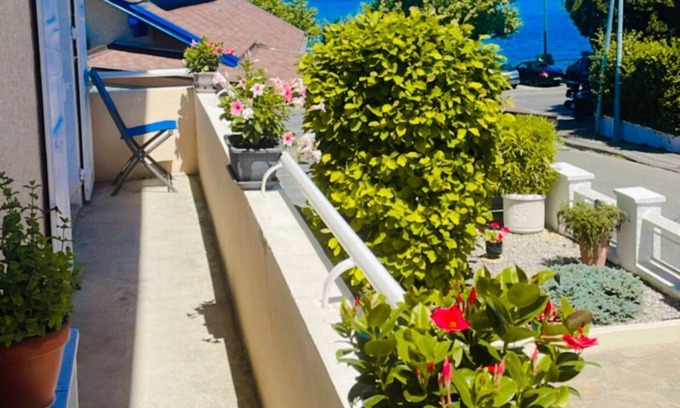 Publier Maison | Maison avec jardin en bordure du lac, proche des plages. 3.5 km d'Evian
