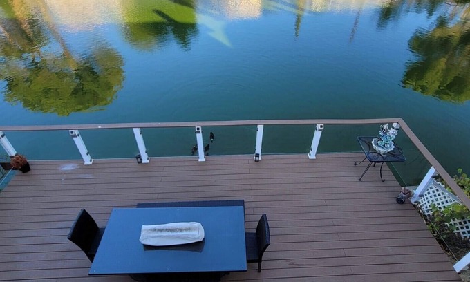 Agoura Hills Maison | Lakefront 3 Bedroom house with breath taking views