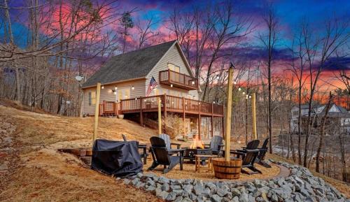 Moneta Maison | Lakefront 3BR with Dock, Fire Pit, Lawn Games, and Game Room