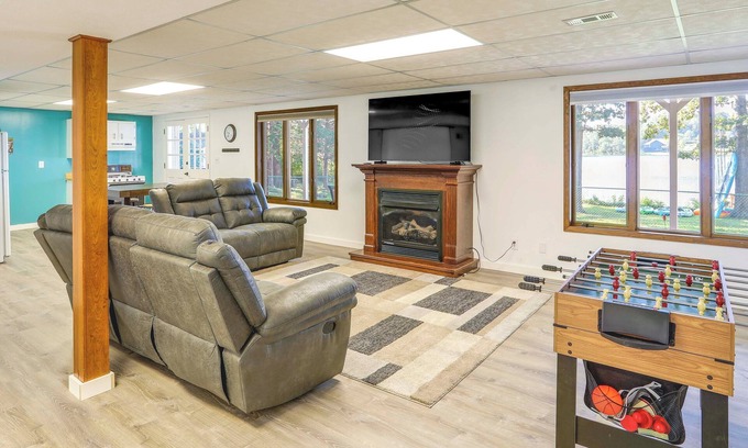 Horseshoe Bend Maison | Lakefront Arkansas Escape w/ Grill, Dock & Kayaks!
