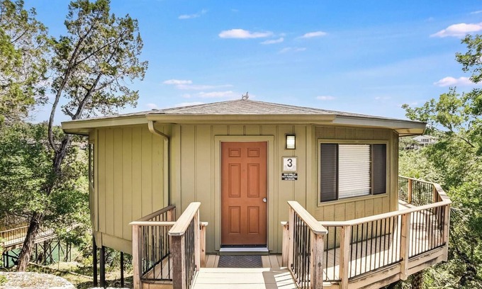 Lakeway Maison | Bord de l'eau sur le lac Travis, piscine et bain à remous, à côté de la marina (# 3)