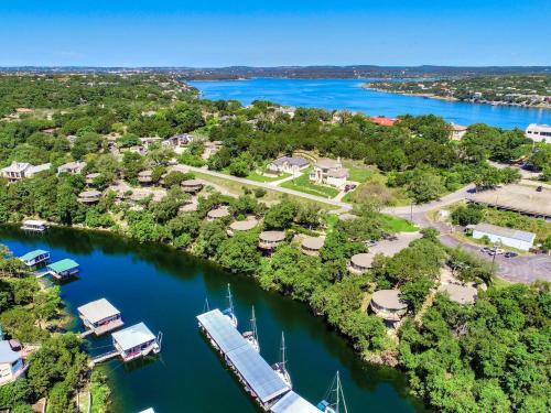 Lakeway Maison | Lakefront Bungalow With Community Poolhot Tub #1