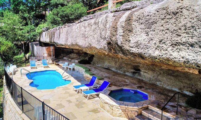 Lakeway Maison | Bungalow pittoresque sur le lac Travis, piscine et bain à remous, à côté du port de plaisance (n ° 8)