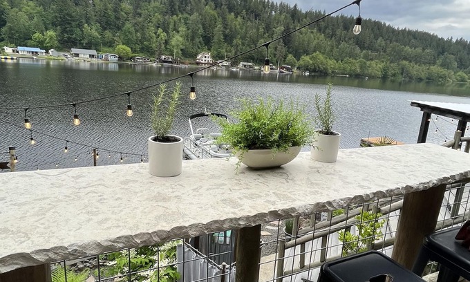 Eatonville Cabine | Lakefront Cabin in Eatonville, WA