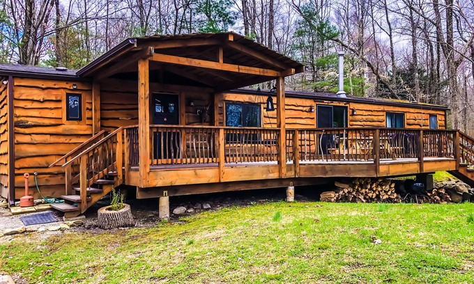 Saylorsburg Cabine | Chalet au bord du lac sur un terrain boisé de plus de 22 acres. Près de la station de ski BLUE MOUNTAIN!