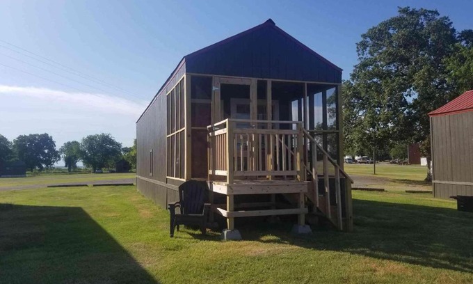 Mead Maison | Lakefront Cabin - South of the Border - 13
