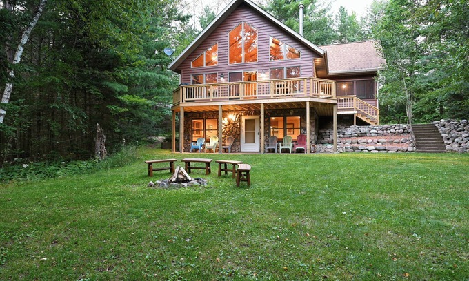 Clam Lake Cabine | Lakefront Cabin w/ Pool Table+Waterfall: Northwoods Nostalgia + Modern Amenities