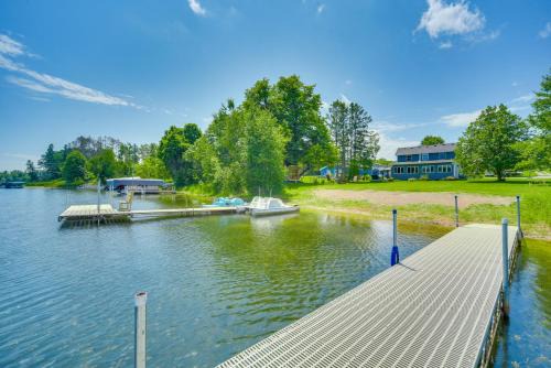 Bone Lake Maison | Lakefront Cabin with Fire Pit in Frederic!