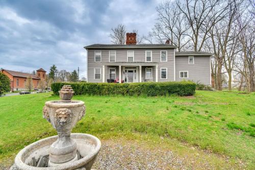 Cayuga Maison | Lakefront Cayuga Retreat with Private Deck and Hot Tub