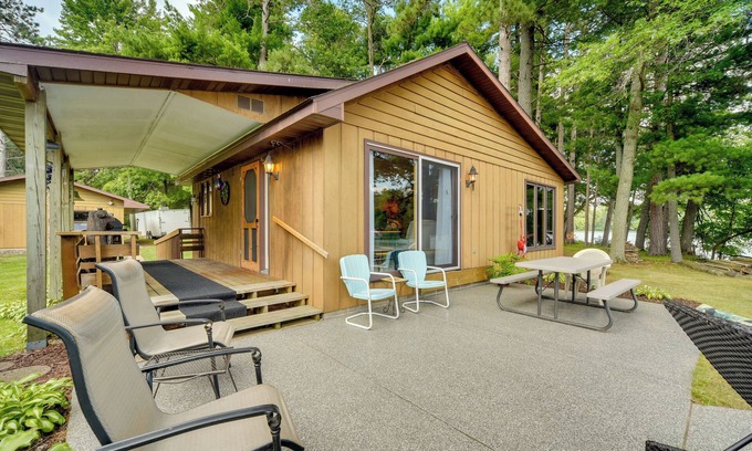 Chetek Cabine | Lakefront Chetek Vacation Rental w/ Private Dock!