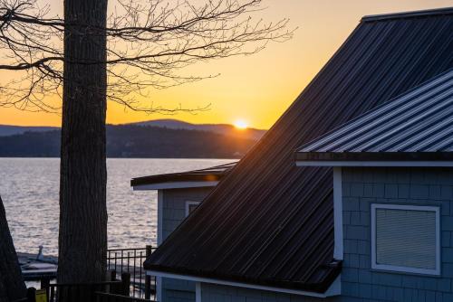 Malletts Bay Maison | Lakefront Cottage in Colchester