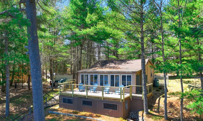 Newfield Cottage | Lakefront cottage with dock, two kayaks, and deck - dogs welcome