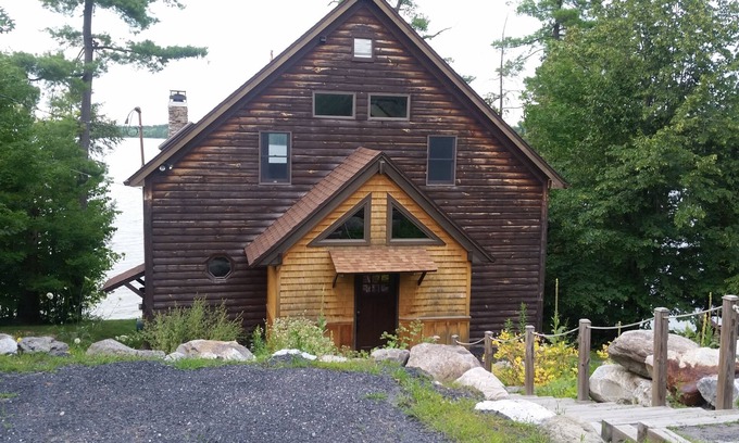 Bridport Maison | LakeFront, vues sans fin, 3 niveaux, plan d'étage ouvert