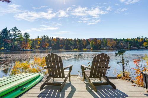 Unity Maison | Lakefront Family Home with Dock in Newport!