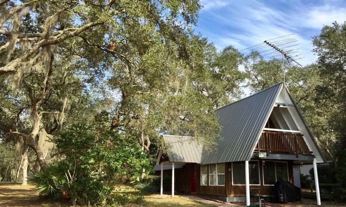 Fort McCoy Cabine | Escapade en forêt au bord du lac