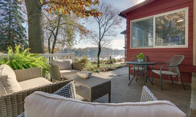 Leesburg Maison | Lakefront Getaway in Leesburg with Dock and Kayaks!