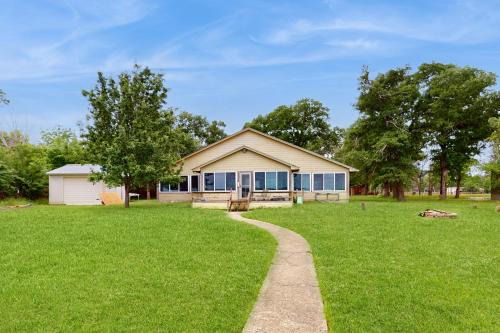 Cotton Gin Maison | Lakefront Getaway