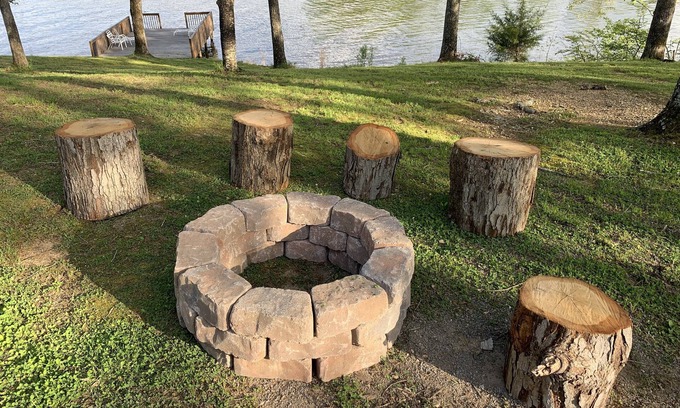 Ashville Maison | Lakefront guest house on Neely Henry Lake with swim/boat dock Canoe Creek area