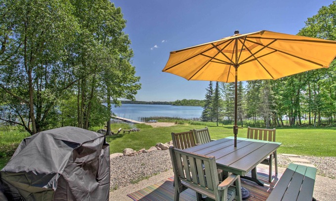 Hackensack Cabine | Lakefront Hackensack Cabin w/ Patio & Grill!