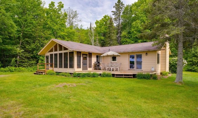 Manitowish Waters Cabine | Lakefront haven with three living areas and WiFi